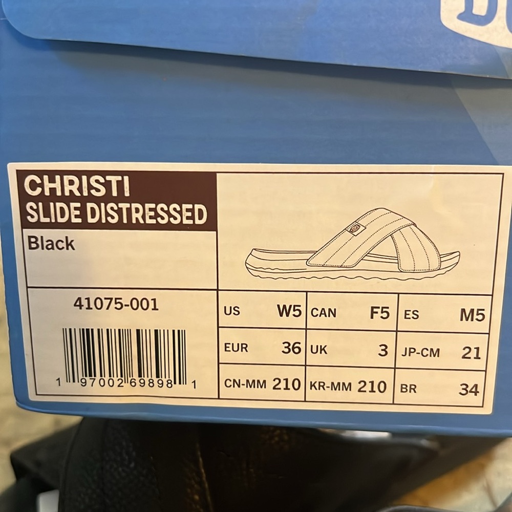 Sandals - Picture 2 of 3